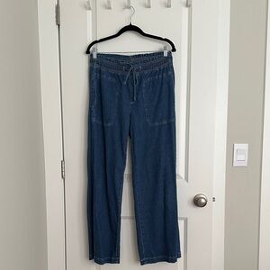 American Eagle Outfitters Women's Straight Leg Blue Jeans